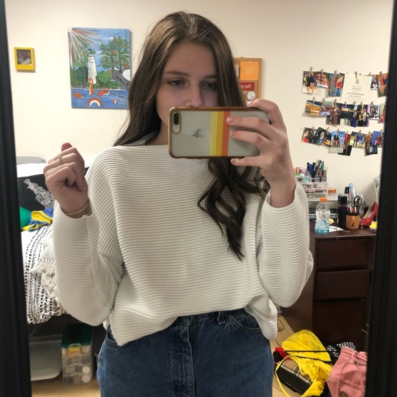 White boxy Sweater - Picture 2 of 4